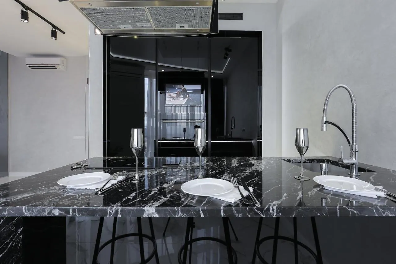 White Tiger Apartment In Smart Plaza Киев