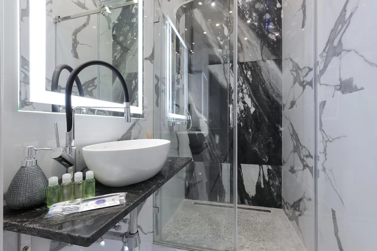 White Tiger Apartment In Smart Plaza Kiev