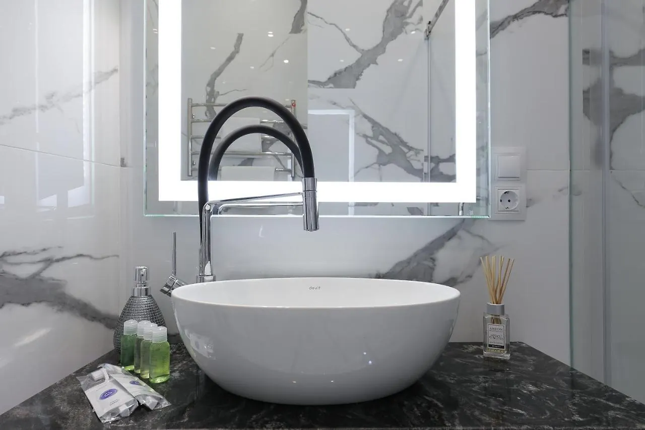 White Tiger Apartment In Smart Plaza Kiev